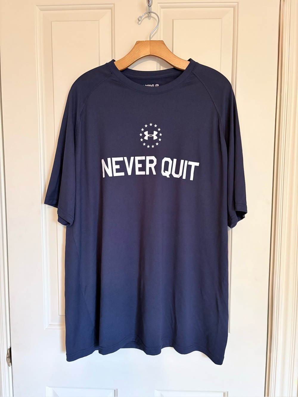 Under Armour 2XL "Never Quit" Graphic Tee Navy Blue HeatGear Loose Fit EUC